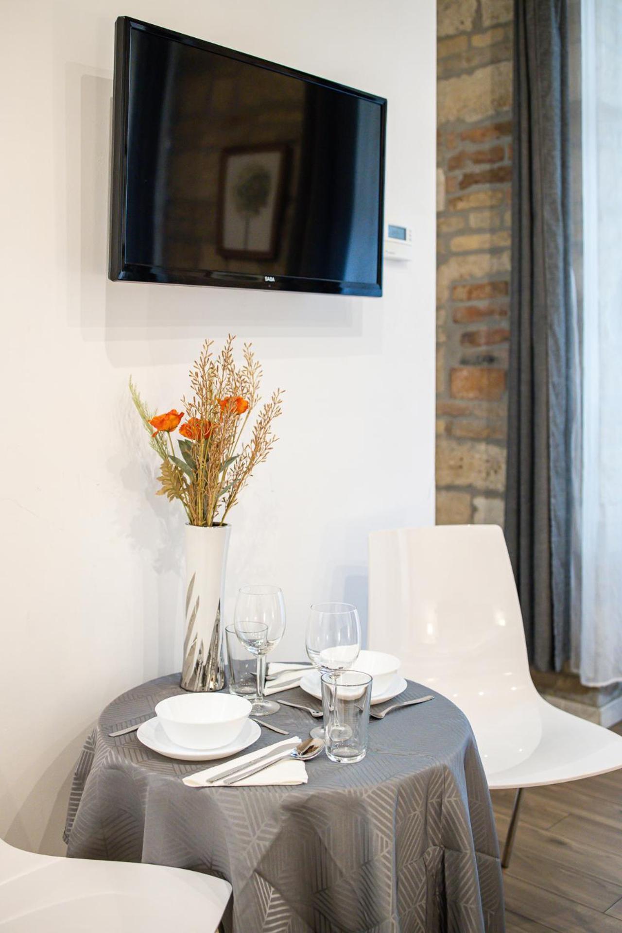 Elegant In Apartment Budapest
